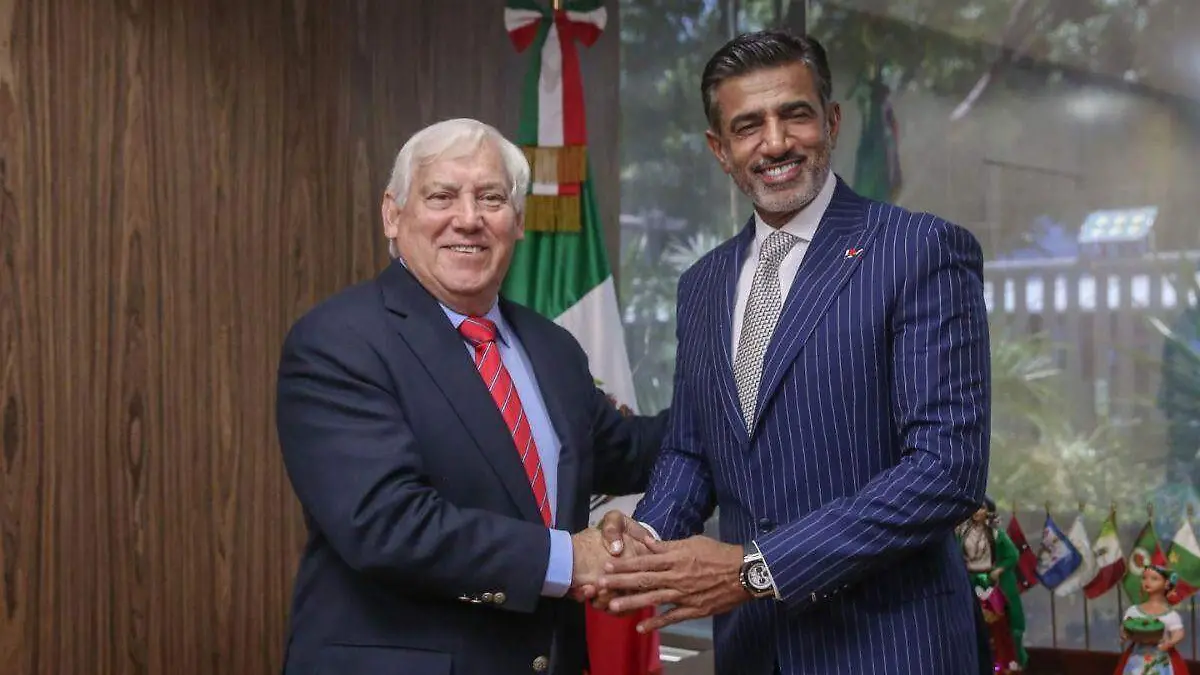 Victor Villalobos con embajador de Qatar en Mexico